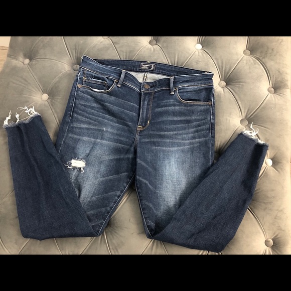 Abercrombie & Fitch Crop Jeans - Picture 3 of 5